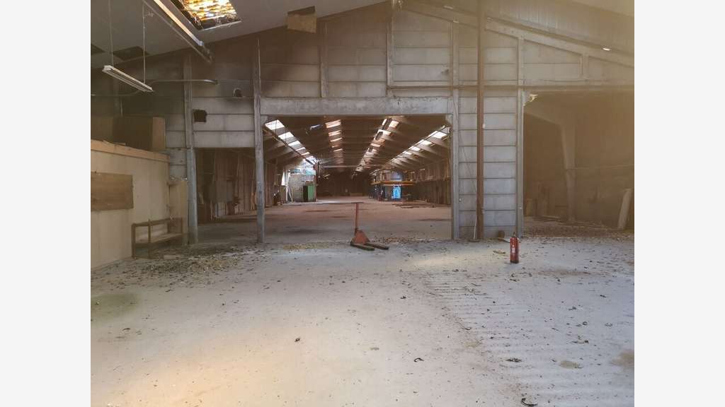À vendre entrepôt 2990m² à Lallaing 