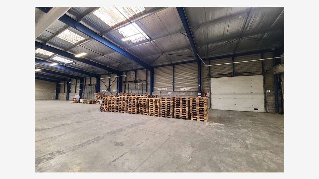 Vente entrepôt logistique 2752m² à Béziers A9/A75