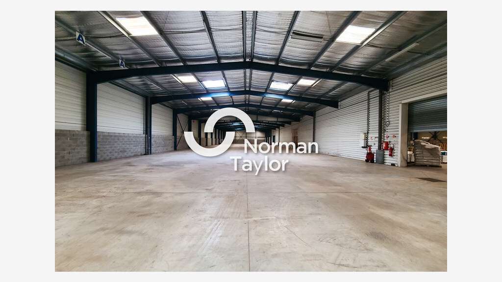 Vente entrepôt logistique 2752m² à Béziers A9/A75