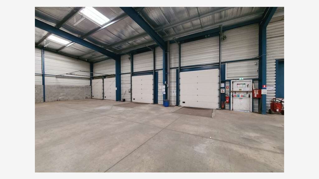 Vente entrepôt logistique 2752m² à Béziers A9/A75