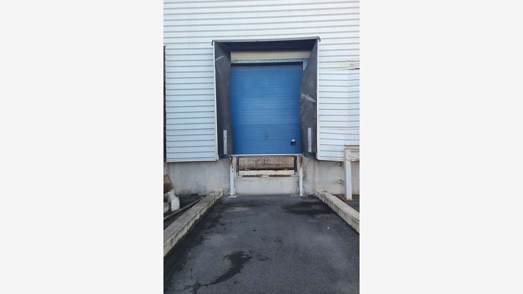 Vente entrepôt logistique 2752m² à Béziers A9/A75