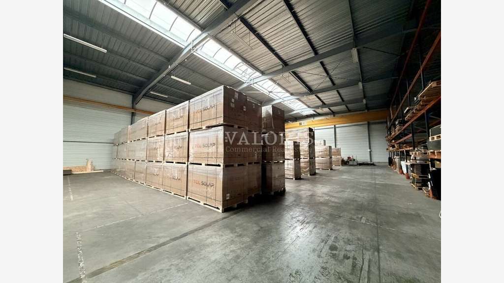 Entrepôt logistique 3207m² à vendre à Chaponost