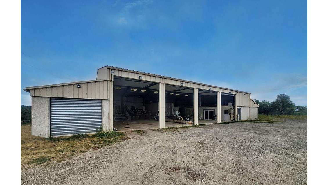 Vente hangar de 690m² avec bureaux à Rieumes 