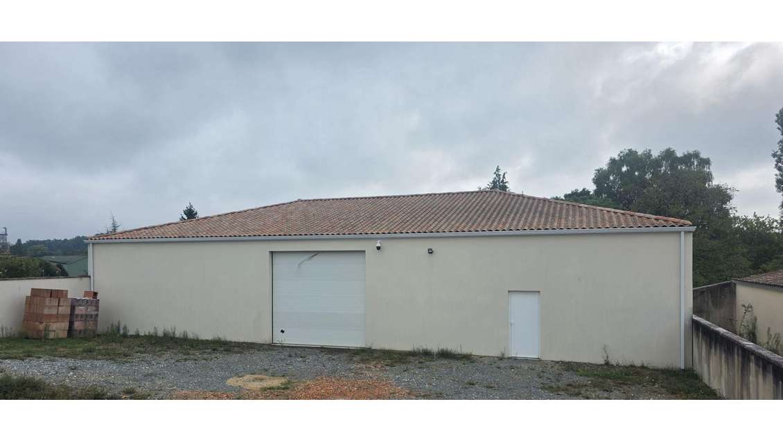 Vente hangar 289m² à Saint-Martin-D'Ary