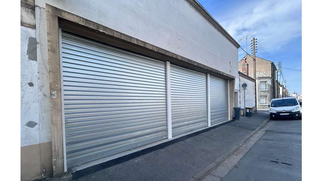 Vente hangar 150m² à Tours quartier Giraudeau