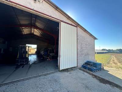 Entrepôt 410m² et stockage à vendre à Louhans