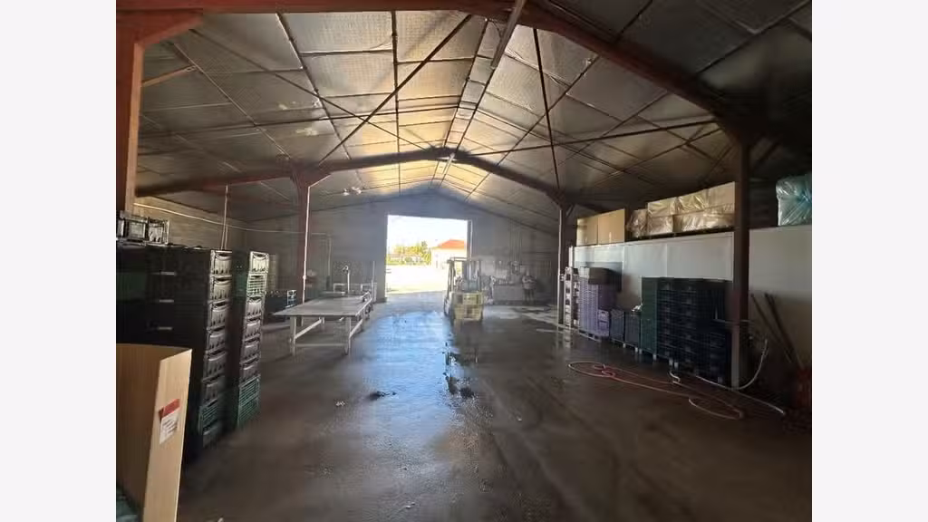 Entrepôt 410m² et stockage à vendre à Louhans