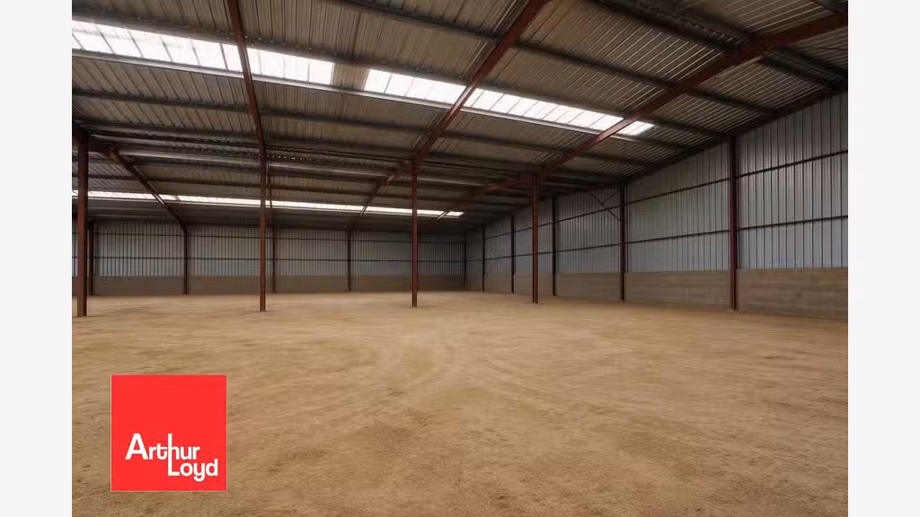 A vendre entrepôt 7100m² sur 2 ha agglo Chartres 