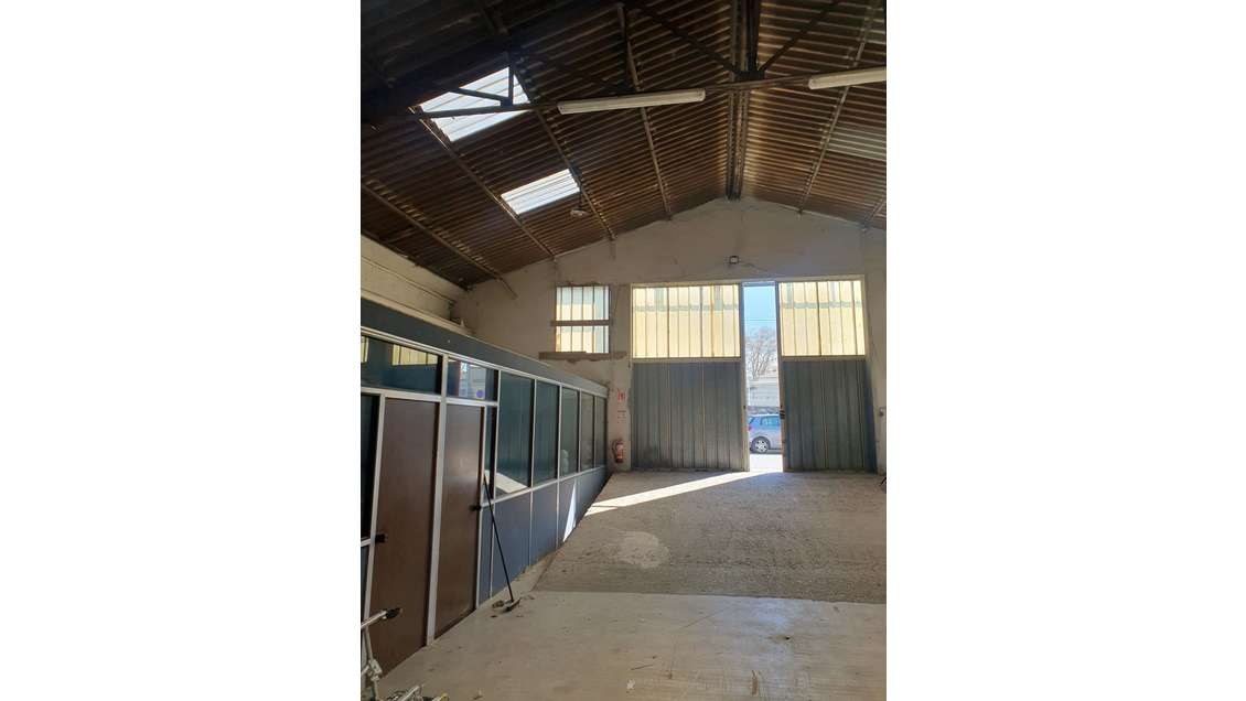 Vente entrepôt 290m² à Montélimar Gare