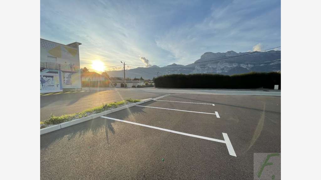 Vente entrepôt 242m² à Villard-Bonnot