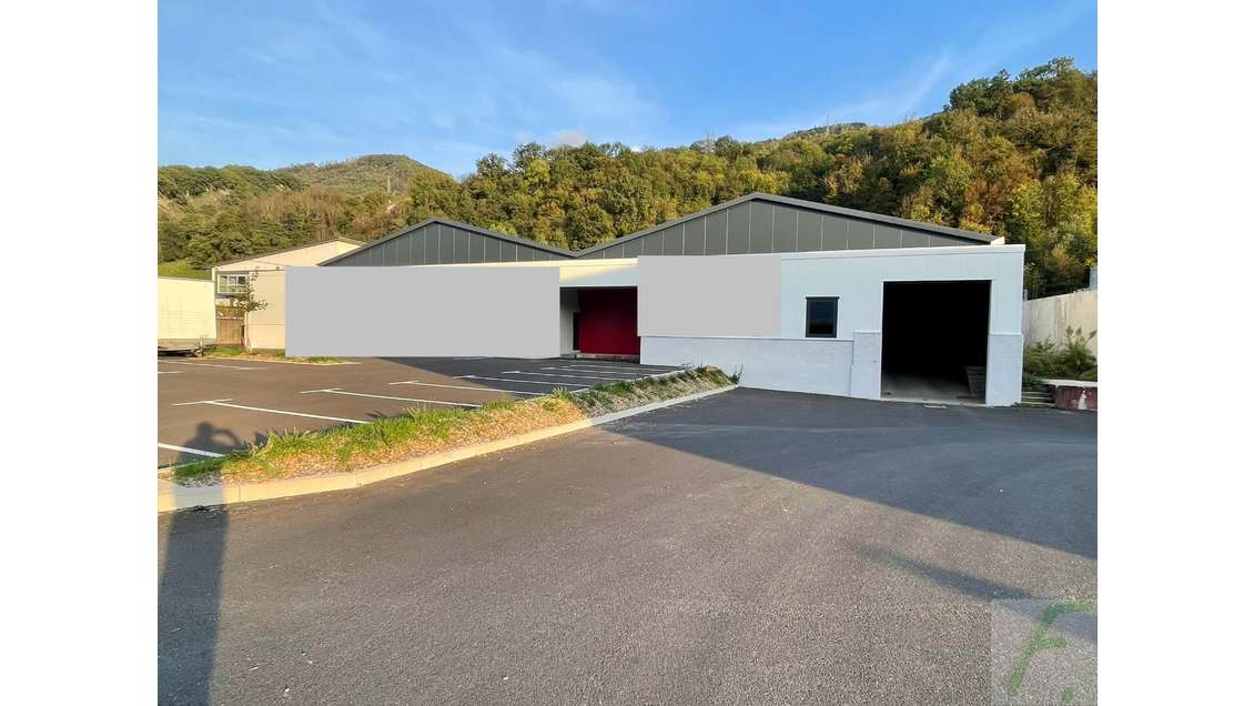 Vente entrepôt 242m² à Villard-Bonnot 