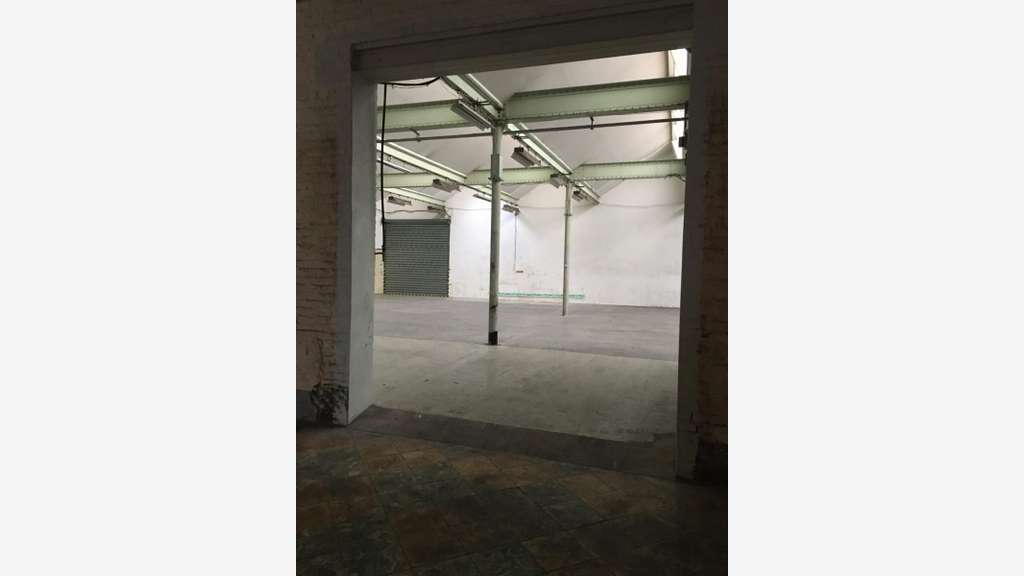 À vendre entrepôt en bon état 1010m² à Roubaix 