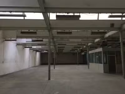 À vendre entrepôt en bon état 1010m² à Roubaix 