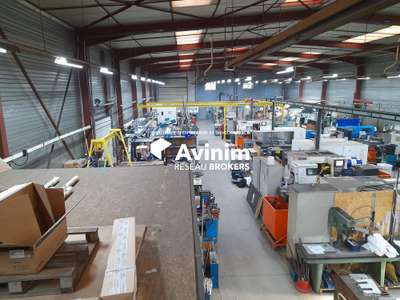 Très beau local 1100m² à vendre à l'Est d'Orléans