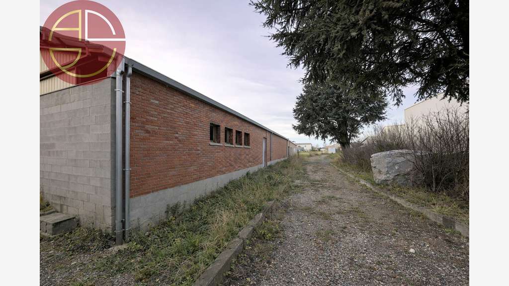 Vente entrepôt 1800m² à rénovér Toulouse Nord Est