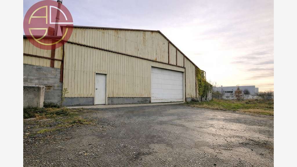 Vente entrepôt 1800m² à rénovér Toulouse Nord Est
