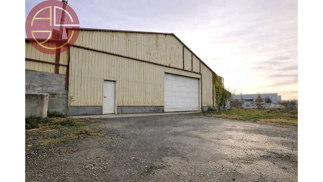 Vente entrepôt 1800m² à rénovér Toulouse Nord Est