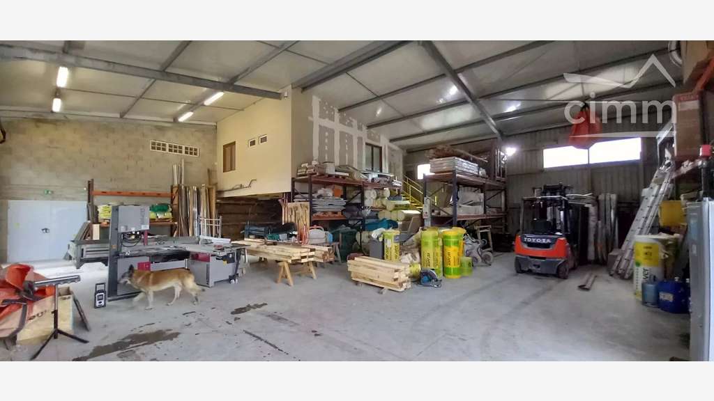 Vente grand entrepôt 662m² bien situé à Contres