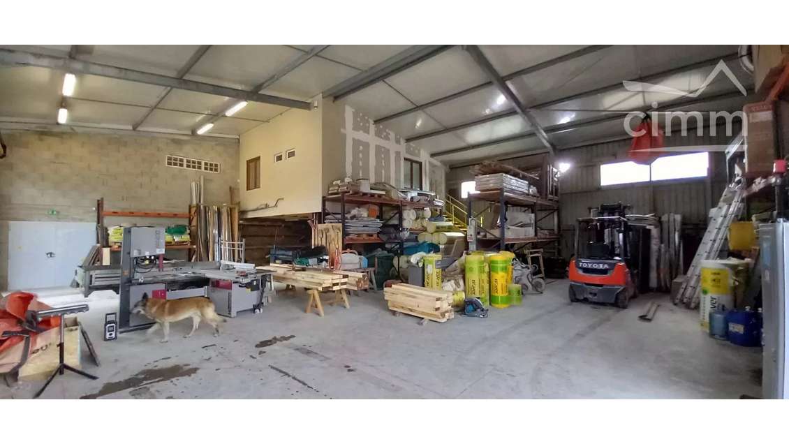 Vente grand entrepôt 662m² bien situé à Contres