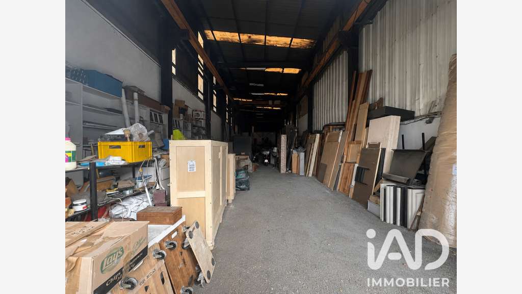 Vente 3 entrepôts et bâtiment à Vitry-sur-Seine