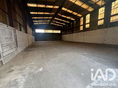 Vente 3 entrepôts et bâtiment à Vitry-sur-Seine