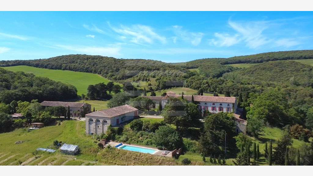 Cède exceptionnelle propriété rurale Carcassonne