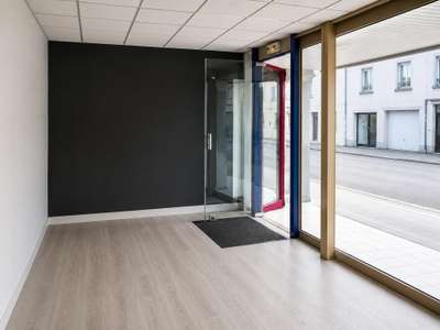 AV local commercial 25m² Lanester rue passante