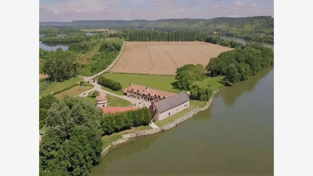 A vendre ensemble immobilier 1700m² dans l'Eure