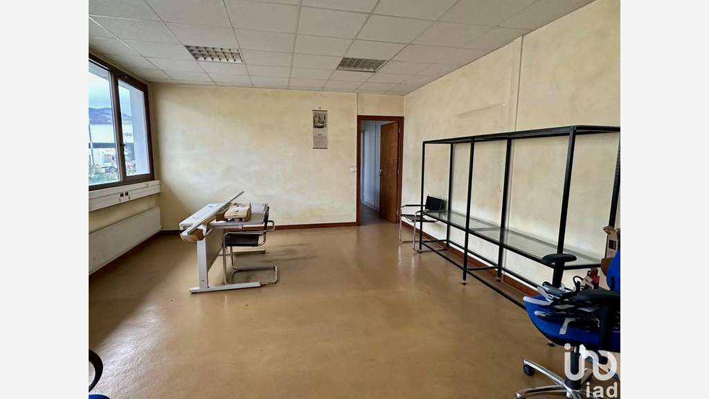 Vente local commercial 1083m² à Albertville