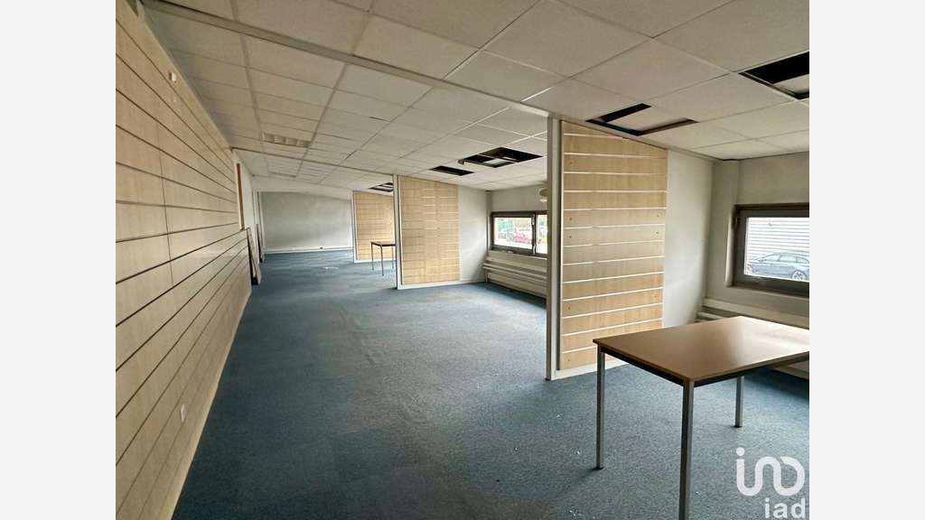Vente local commercial 1083m² à Albertville