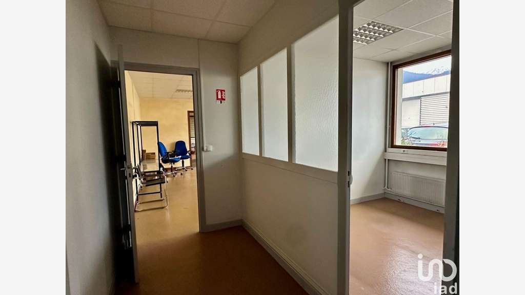 Vente local commercial 1083m² à Albertville
