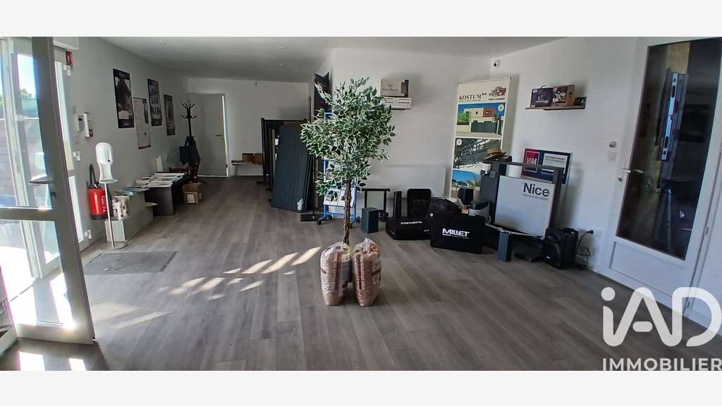 Vente local artisanal de 390m² Bazoges-en-Paillers