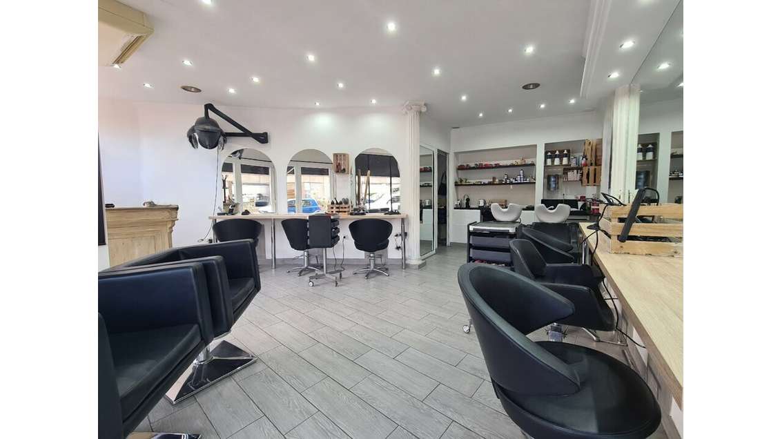 Vente local commercial 55m² à Cagnes empl premium