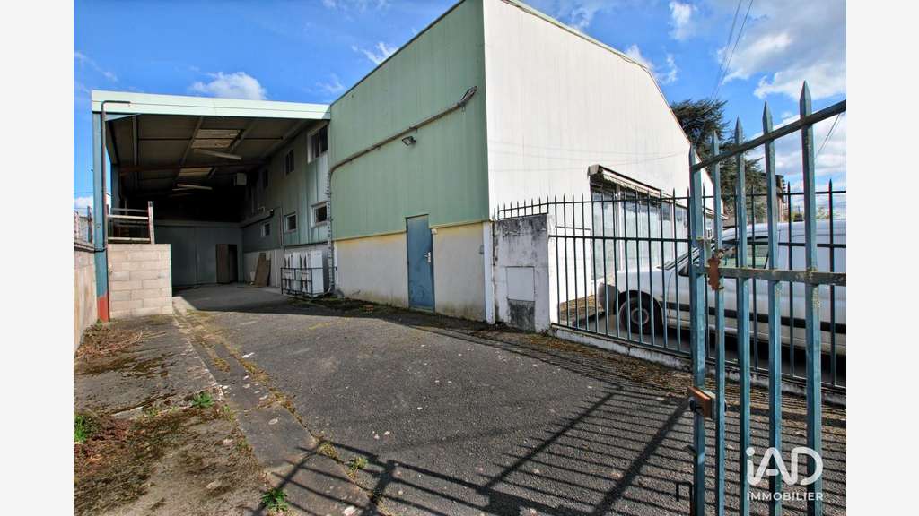 Vente locaux 800m² à Bonny-sur-Loire
