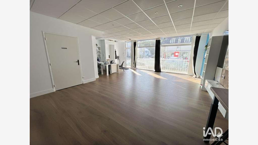 Vente local professionnel 63m² à Langennerie 