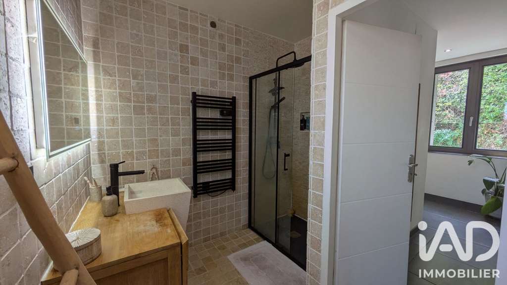 Vente local 124m² à Chomérac