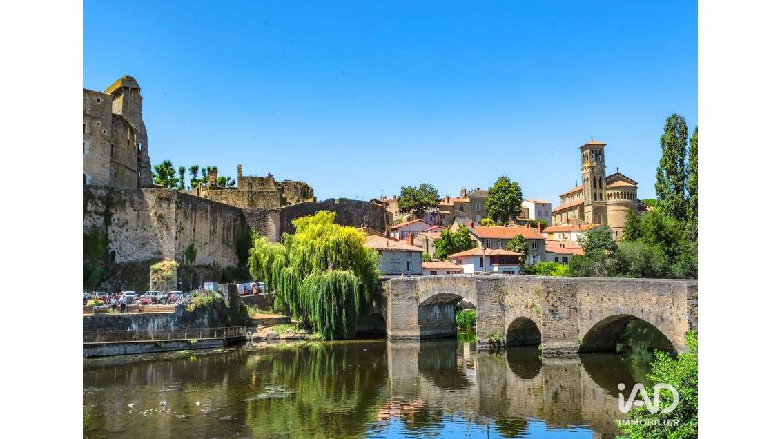 Vente local libre 58m² à Clisson