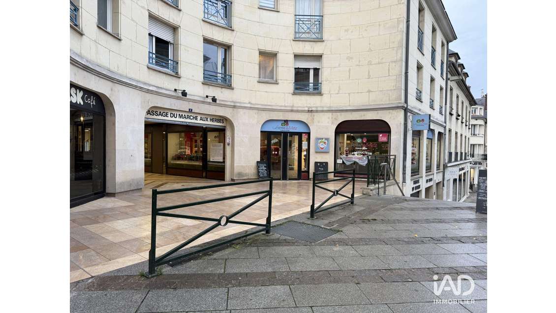 Vente local commercial 146m² à Compiègne
