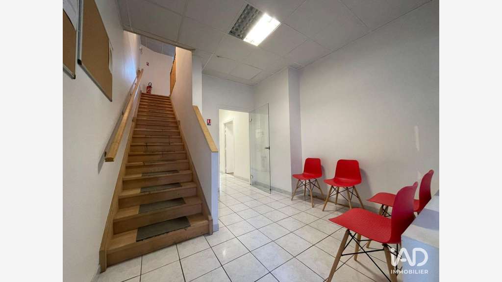 Vente local professionnel 146m² à Dammarie-les-Lys
