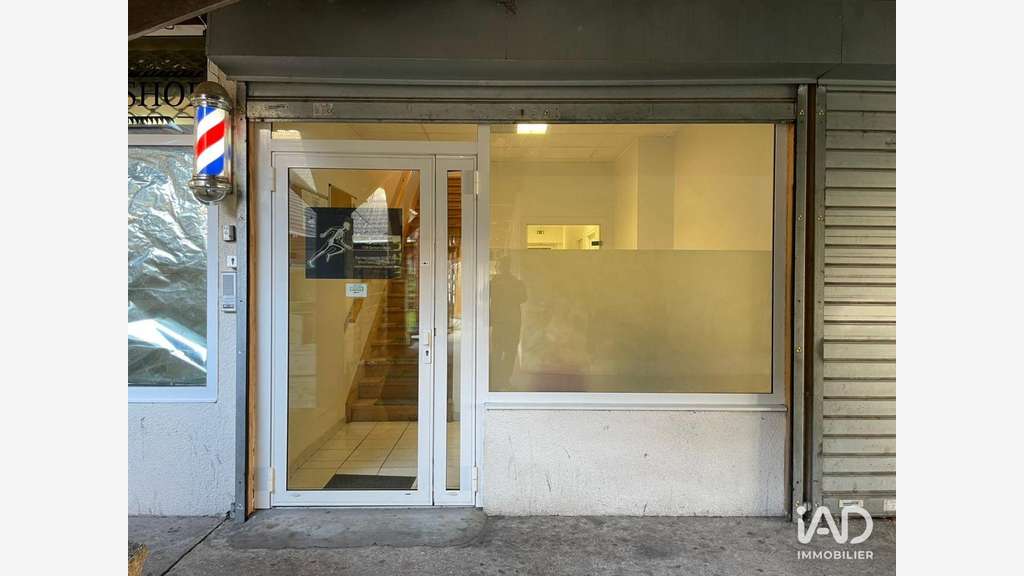 Vente local professionnel 146m² à Dammarie-les-Lys