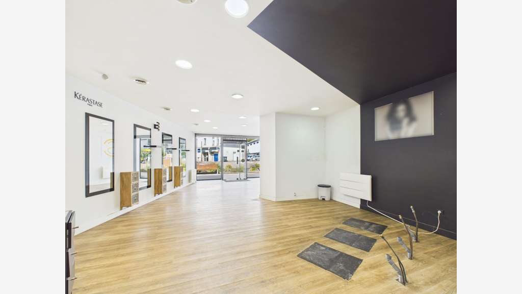 Murs commerciaux 63m² à vendre à Darnétal