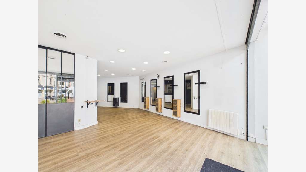 Murs commerciaux 63m² à vendre à Darnétal