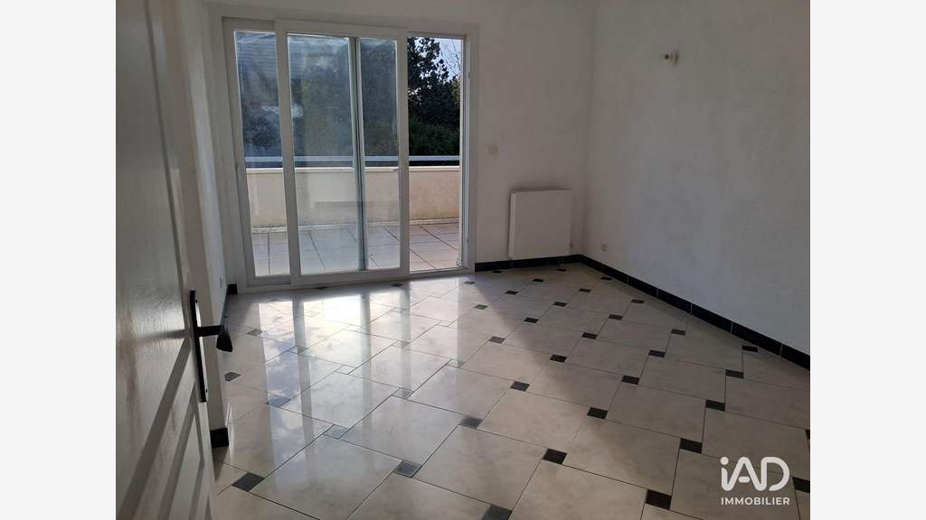 Vente local commercial 90m² à Divonne-les-Bains