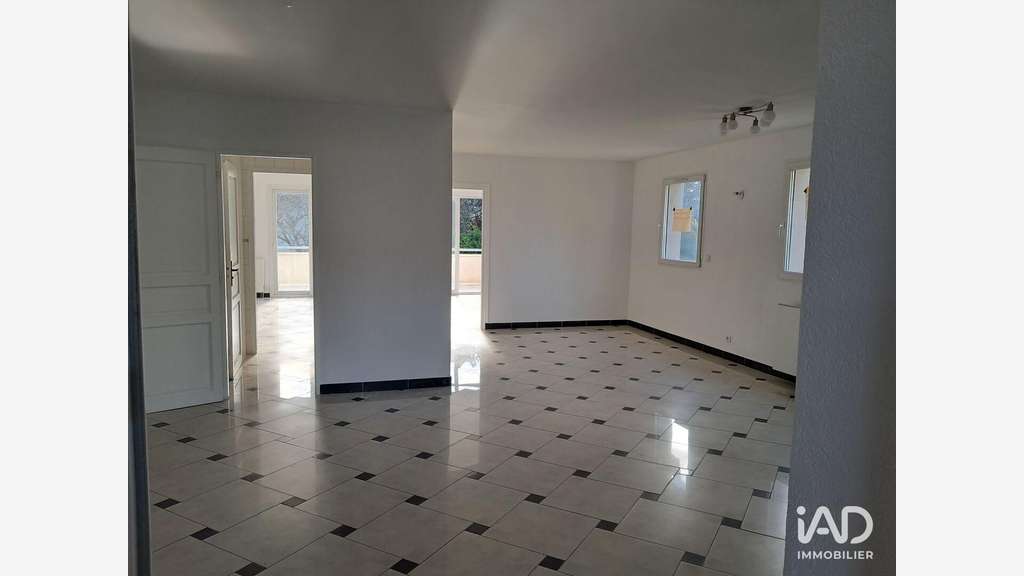 Vente local commercial 90m² à Divonne-les-Bains