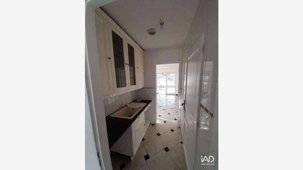 Vente local commercial 90m² à Divonne-les-Bains