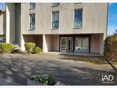 Vente local commercial 90m² à Divonne-les-Bains