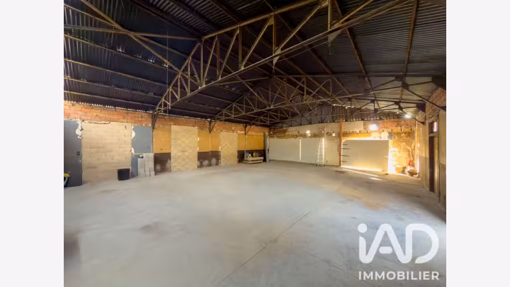 Vente bâtiment 168m² avec terrain à Épernay