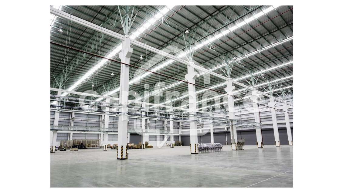 Locaux commerciaux 1450m² à vendre proche Saumur