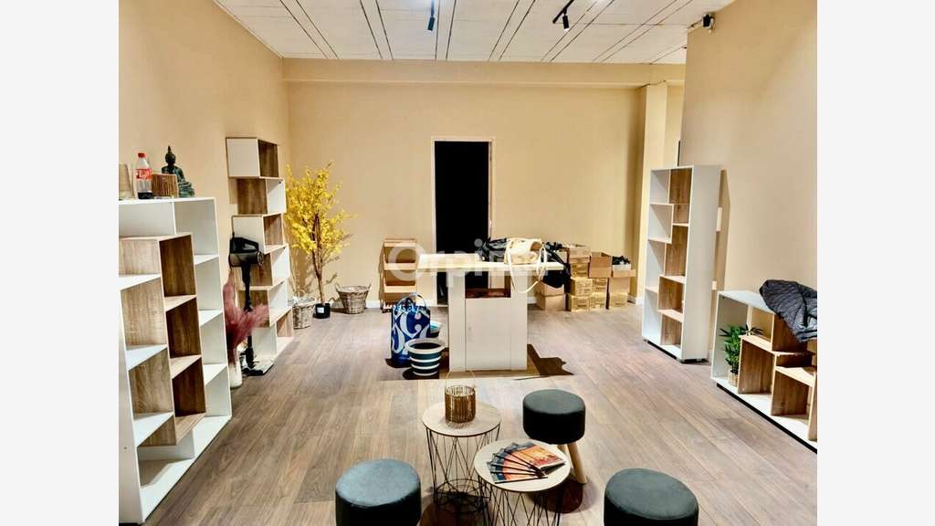 Local neuf 60m² R+1 à vendre à La Seyne-Sur-Mer