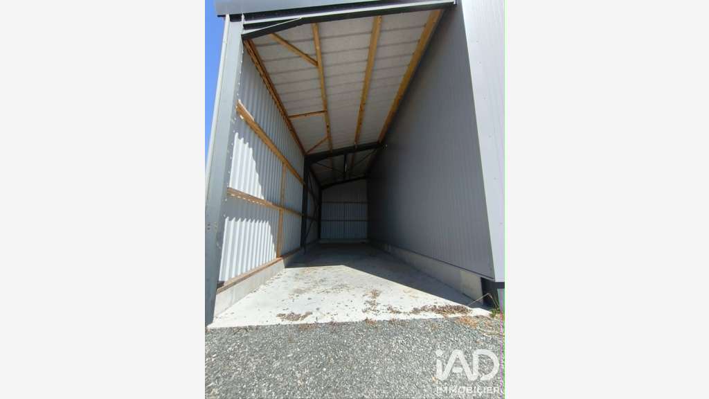 Vente entrepôt stockage 1700m² à La Possonnière